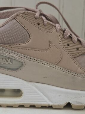2017 Nike Air Max 90 Essential 'Desert Sand' Women's Size 7.5